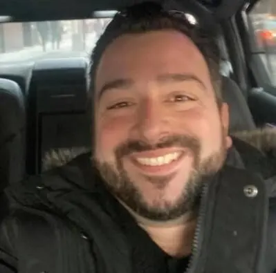Greg, 41 of Toronto, Ontario,  dating