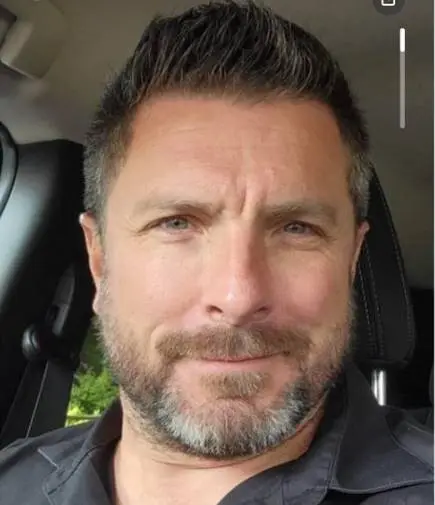 Darryl, 48 of Whitby, Ontario,  dating