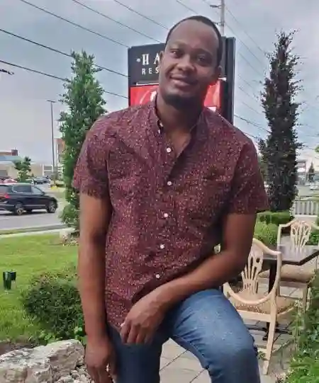 Omroy, 37 of Oshawa, Ontario,  dating