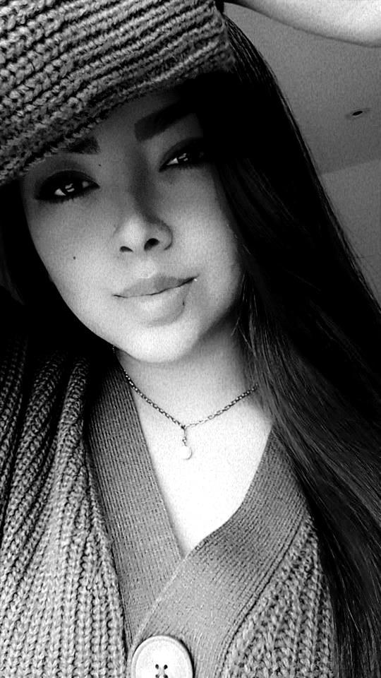 Angie, 29 of Niagara Falls, Ontario,  dating