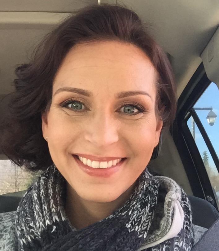 Erin, 48 of Cambridge, Ontario,  dating