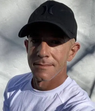 Joseph, 41 of Tampa, Florida,  dating