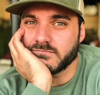 David , 41 of Los Angeles, California,  dating
