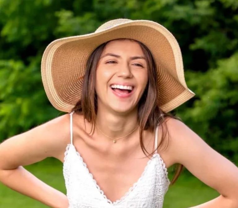 Daniela, 27 of Toronto, Ontario,  dating