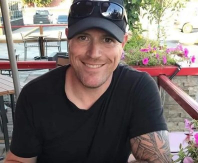 Jeremy, 45 of Barrie, Ontario,  dating