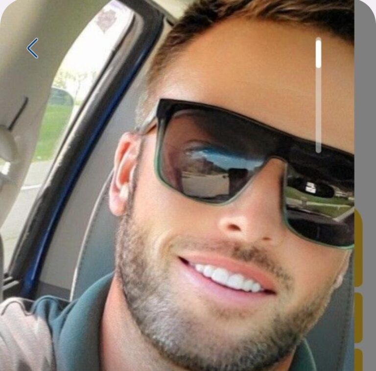 Justin , 37 of Greenwood, Indiana,  dating