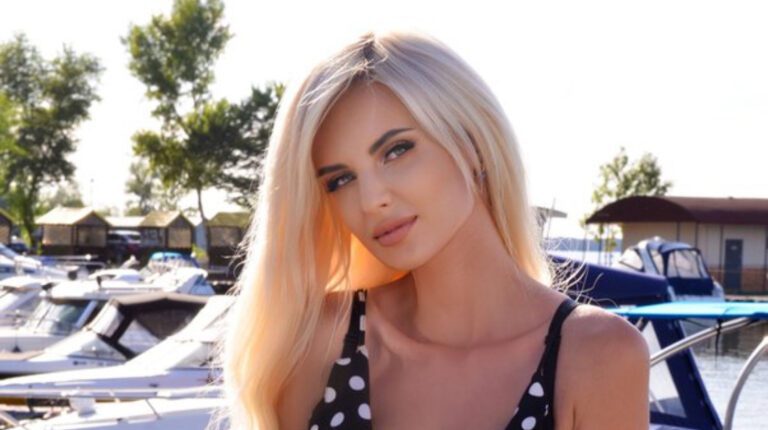 Anna, 27 of Toronto, Ontario,  dating