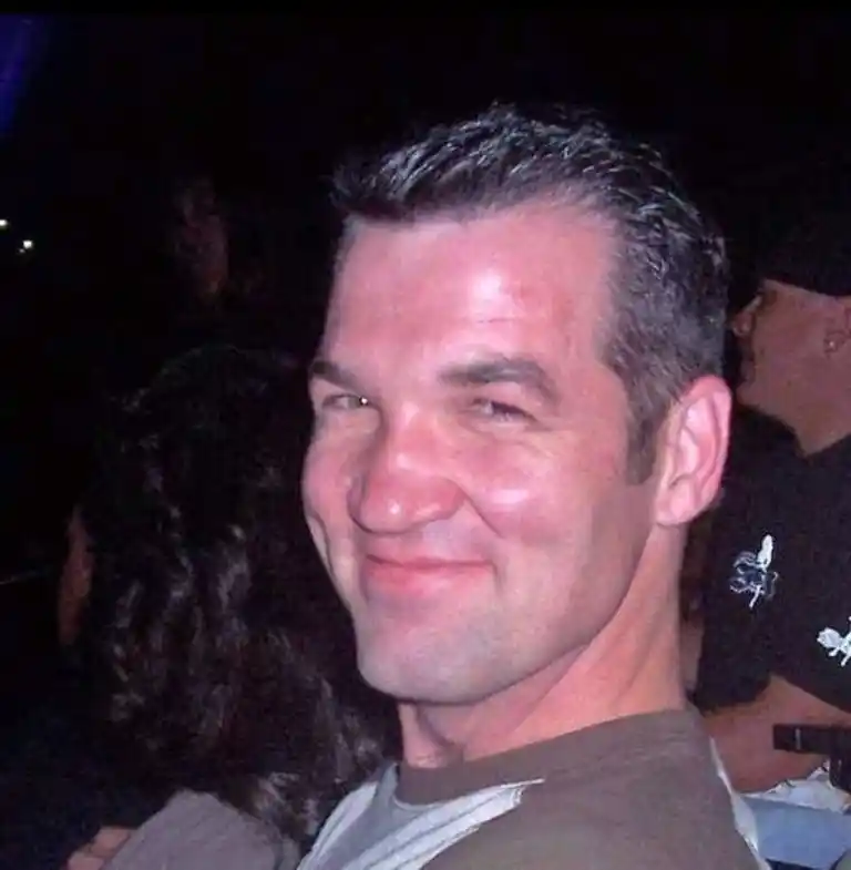 Sean, 54 of Newark, Ohio,  dating