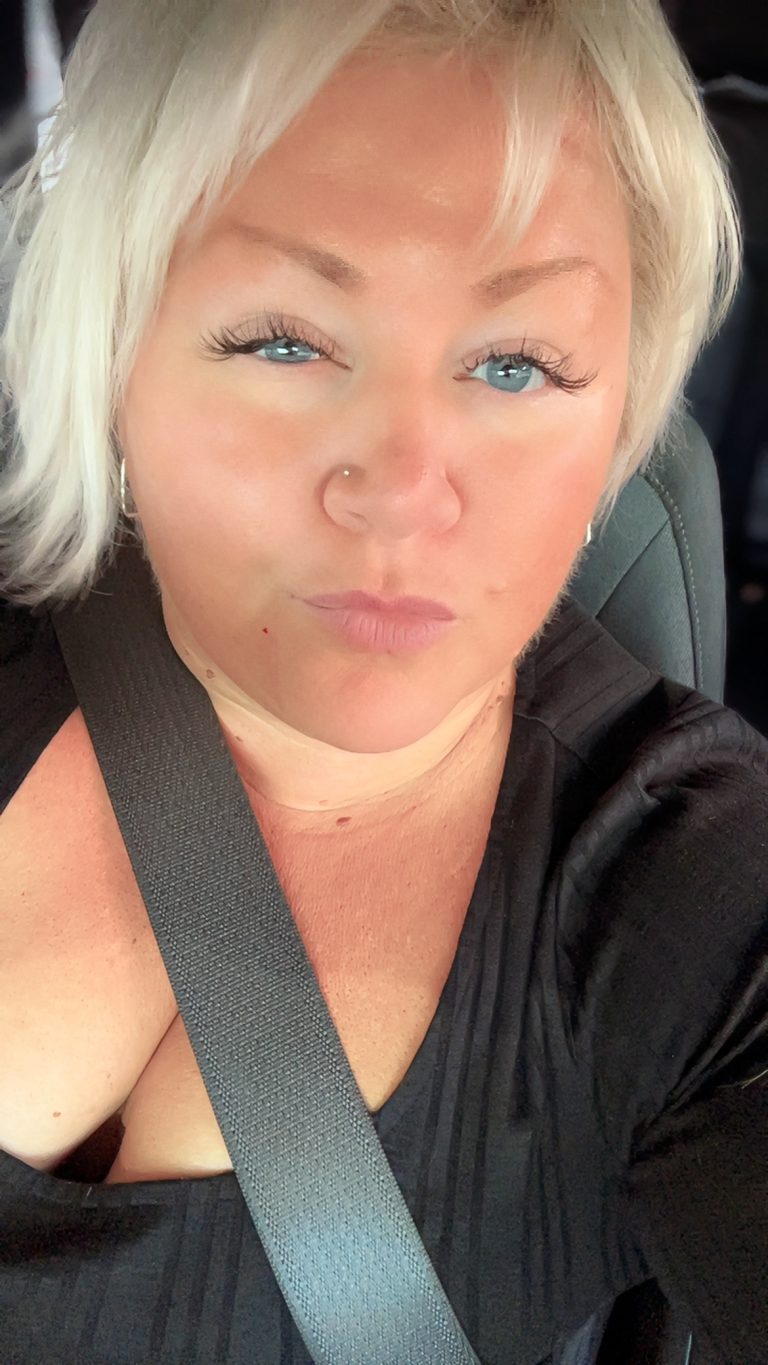 Amy, 50 of Chatham-Kent, Ontario,  dating