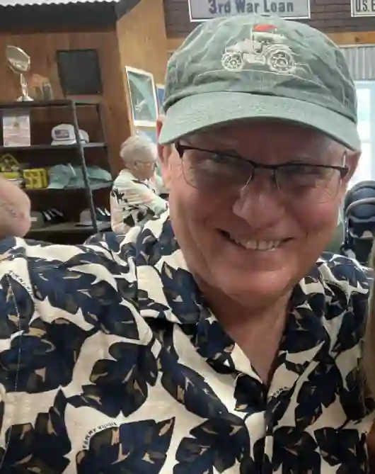 Tom, 60 of Auburn, New York,  dating