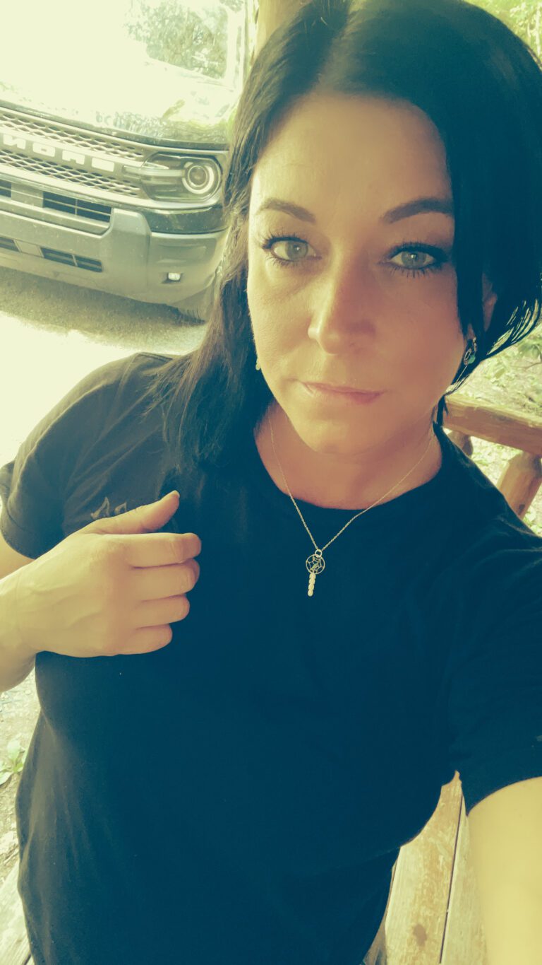 Stephanie , 39 of Kokomo, Indiana,  dating