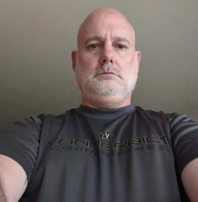 Nick, 59 of Columbia, Tennessee,  dating