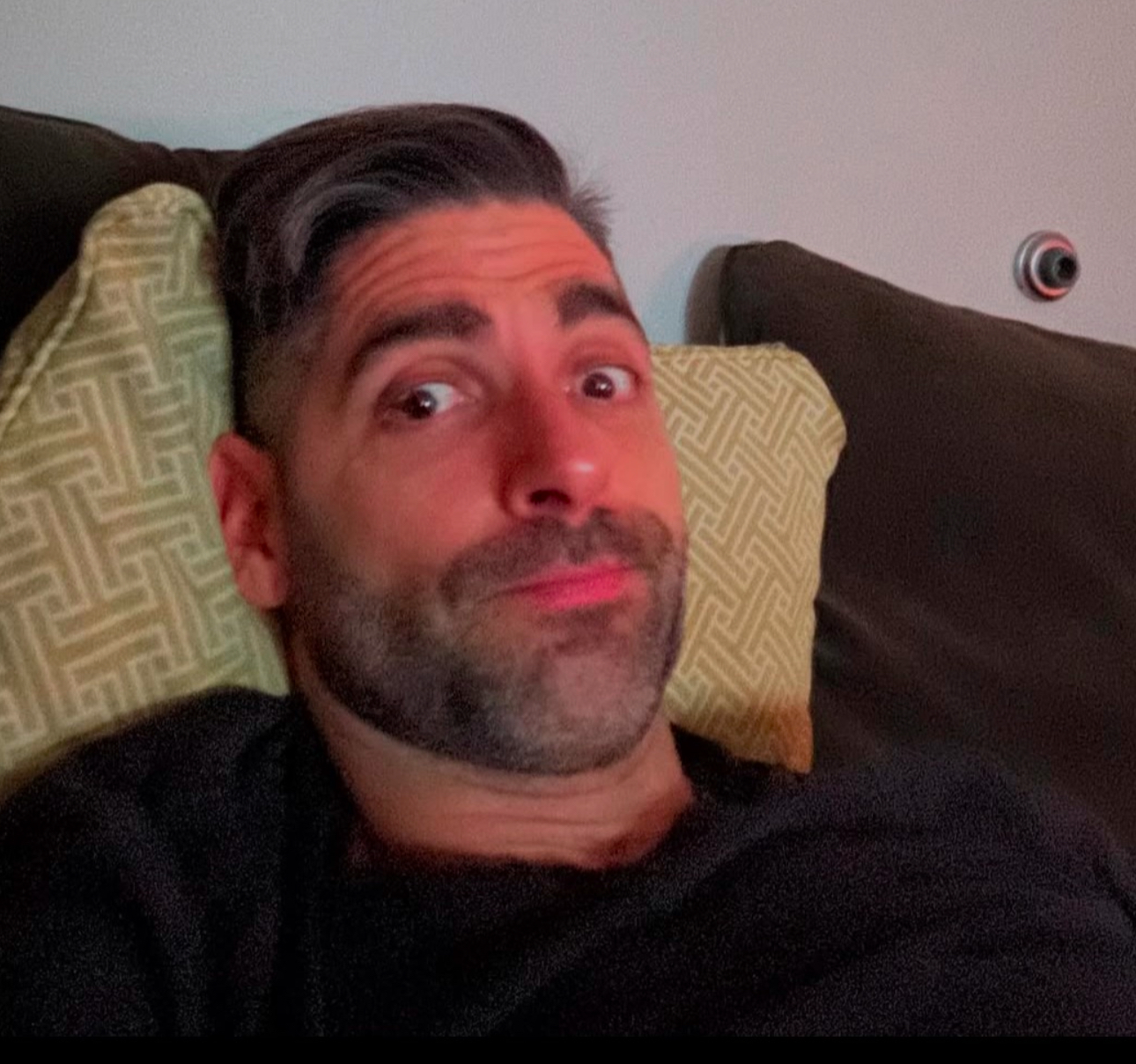 Benjamin , 43 of Los Angeles, California, United States dating