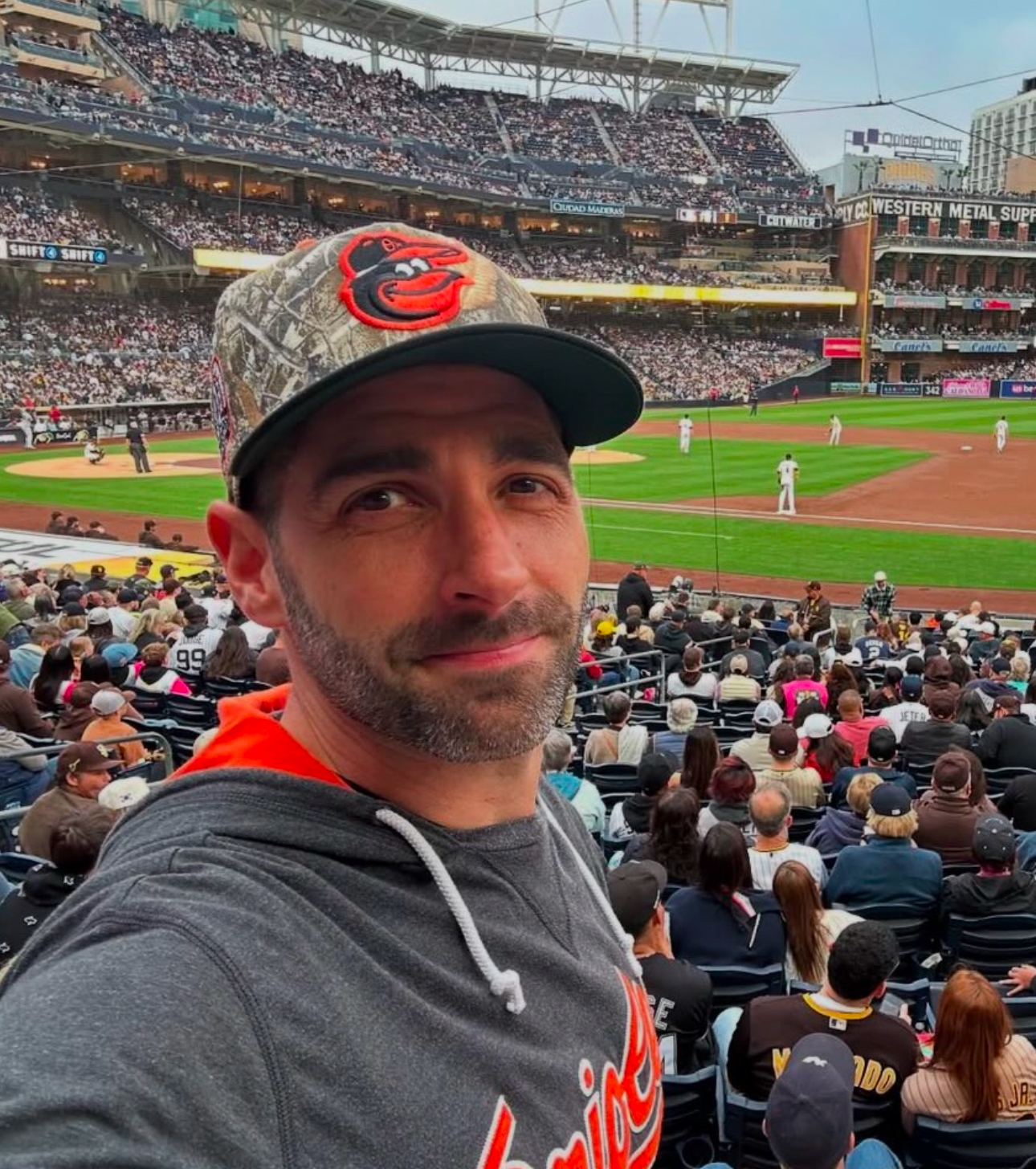 Benjamin , 43 of Los Angeles, California, United States dating