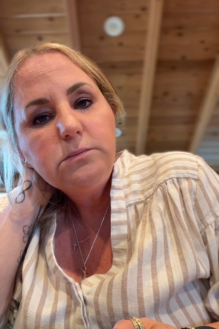 Wendy, 46 of Thousand Oaks, California,  dating
