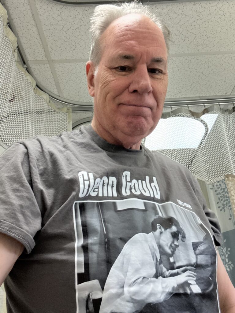 Dennis, 71 of Philadelphia, Pennsylvania,  dating