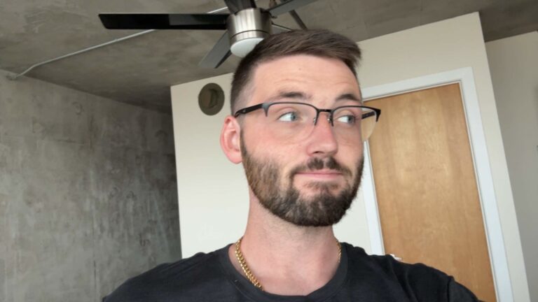 Daniel, 29 of Phoenix, Arizona,  dating