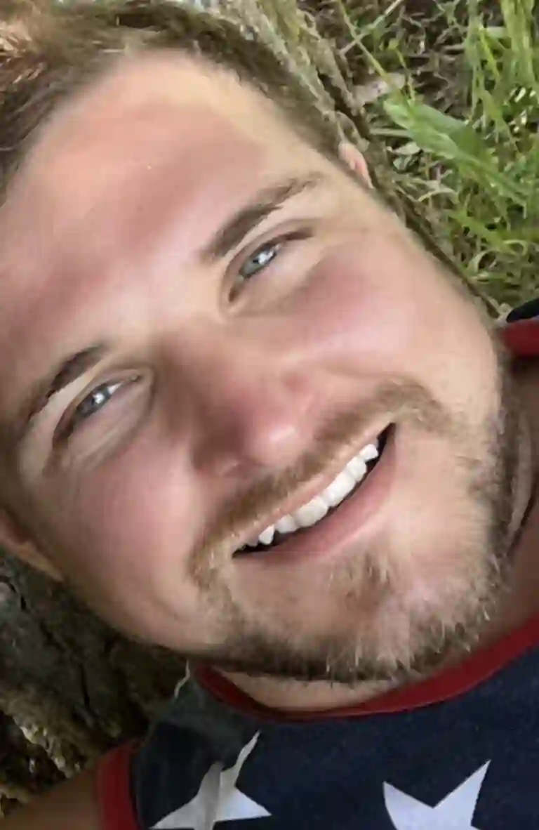 Brent, 30 of Kalamazoo, Michigan,  dating